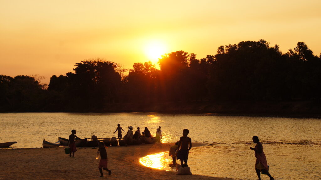 Abendstimmung am Fluss Abendstimmung am Fluss